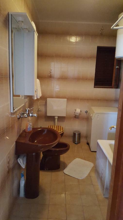 Apartmani Frkic 迪斯诺 外观 照片